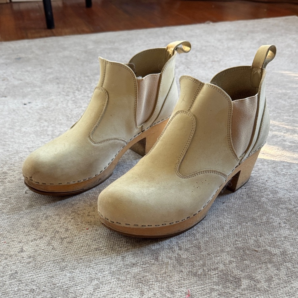 Swedish Hasbeens White / Tan ankle boots